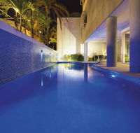 Oaks Metropole Hotel