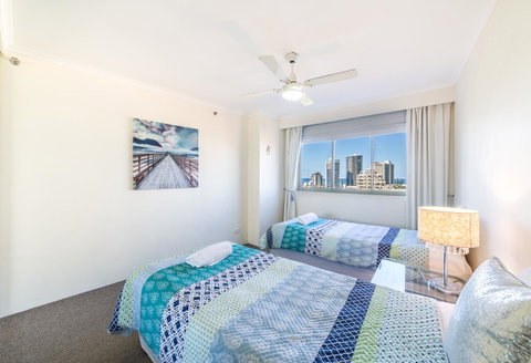 The Meriton Apartments On Main Beach - New South Wales Tourism  3