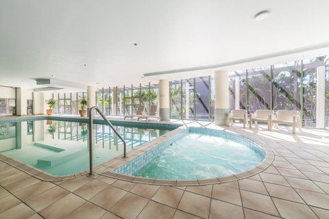 The Meriton Apartments On Main Beach - New South Wales Tourism  33