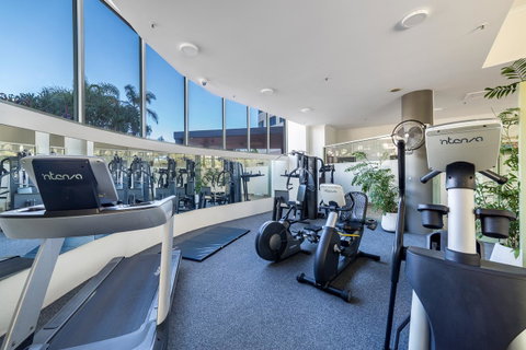 The Meriton Apartments On Main Beach - New South Wales Tourism  30