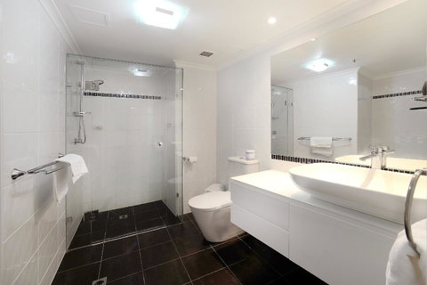 The Meriton Apartments On Main Beach - New South Wales Tourism  19