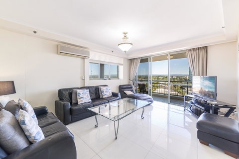 The Meriton Apartments On Main Beach - New South Wales Tourism  13
