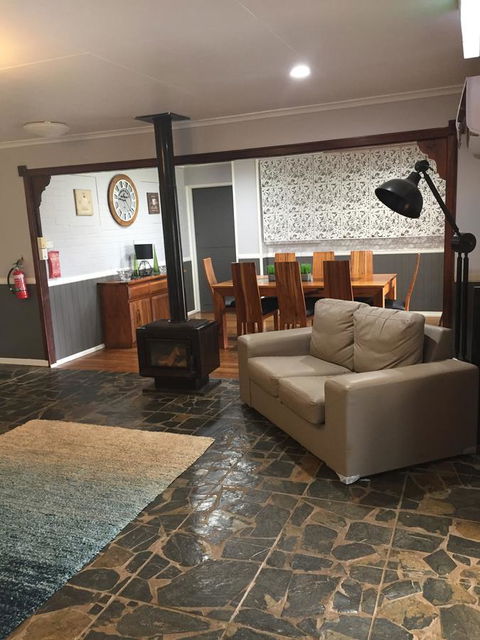 Malanda Manor Guesthouse - New South Wales Tourism  21