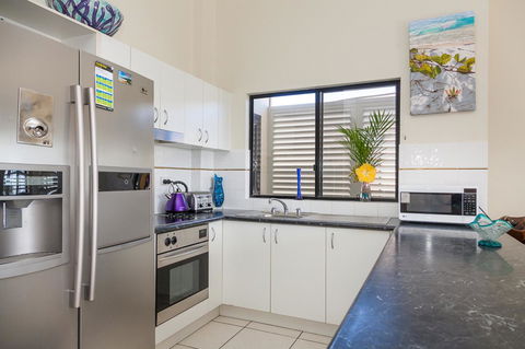 Cylinder Beach Mooloomba Unit 3 - New South Wales Tourism  6