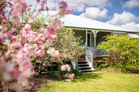 Apple Blossom Cottages - New South Wales Tourism  1