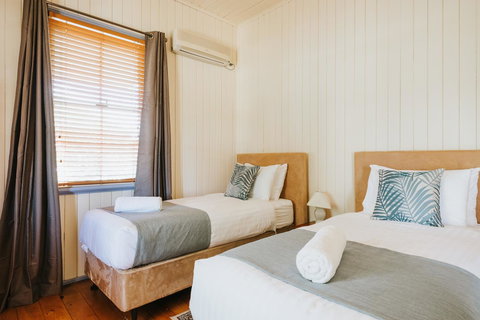 Apple Blossom Cottages - New South Wales Tourism  11