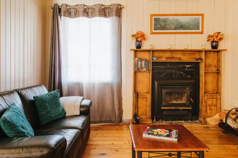 Apple Blossom Cottages - New South Wales Tourism  4