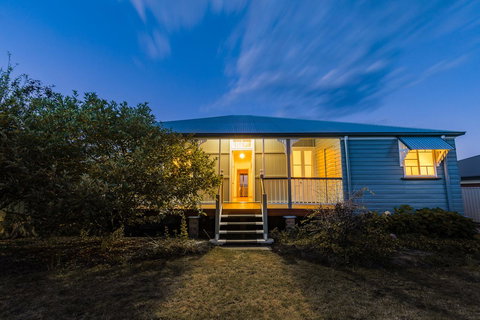 Apple Blossom Cottages - New South Wales Tourism  0