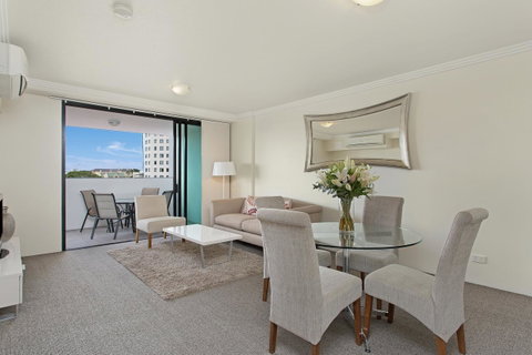 Republic Apartments Brisbane City - New South Wales Tourism  3