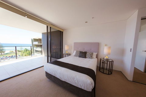 Ambience On Burleigh Beach - New South Wales Tourism  15