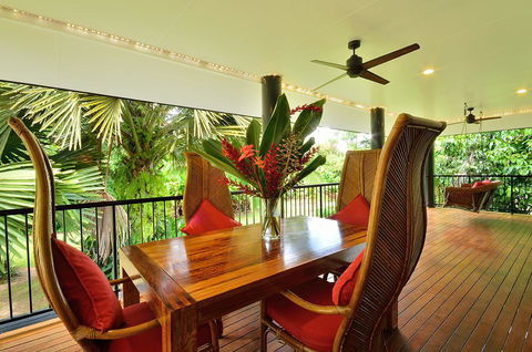 Misty Mountains Rainforest Retreat - New South Wales Tourism  19
