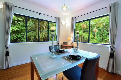 Misty Mountains Rainforest Retreat - New South Wales Tourism  11