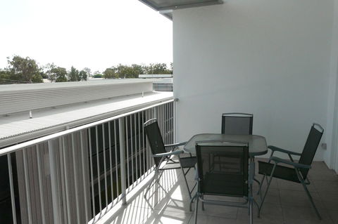 Monterey Apartments Moranbah - New South Wales Tourism  2