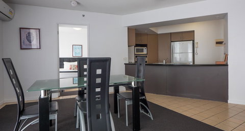 Broadbeach Savannah Resort - New South Wales Tourism  16