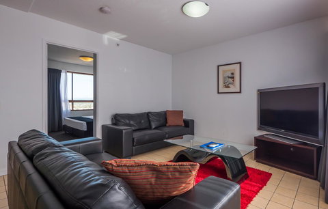 Broadbeach Savannah Resort - New South Wales Tourism  13