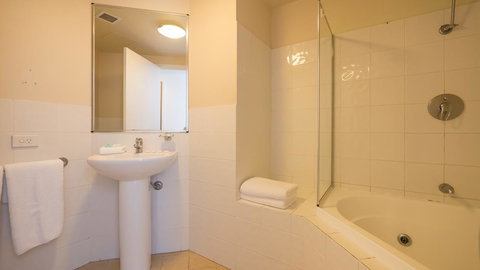 Broadbeach Savannah Resort - New South Wales Tourism  23