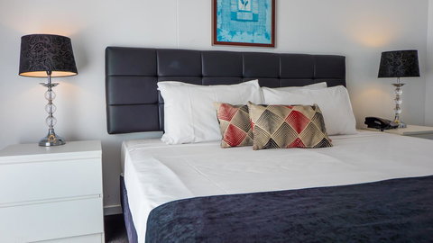 Broadbeach Savannah Resort - New South Wales Tourism  14