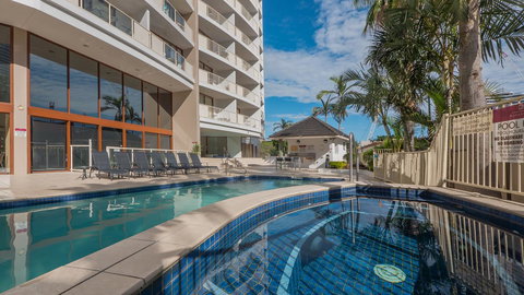 Broadbeach Savannah Resort - New South Wales Tourism  2