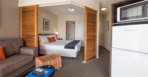 Broadbeach Savannah Resort - New South Wales Tourism  32