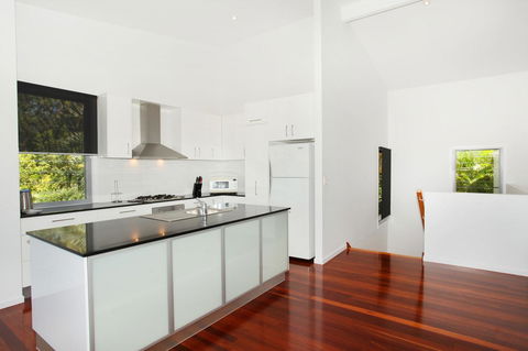 224 Centenary Heights Road Coolum Beach, 500 Dollar Bond, Linen Included - New South Wales Tourism  1