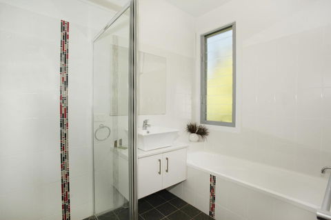 224 Centenary Heights Road Coolum Beach, 500 Dollar Bond, Linen Included - New South Wales Tourism  9