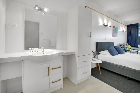 Kangaroo Point Central Hotel & Apartments - New South Wales Tourism  11