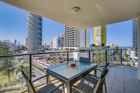Broadbeach On The Park, 3 Bed Ocean - We Accommodate - New South Wales Tourism  9