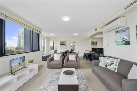 Broadbeach On The Park, 3 Bed Ocean - We Accommodate - New South Wales Tourism  5