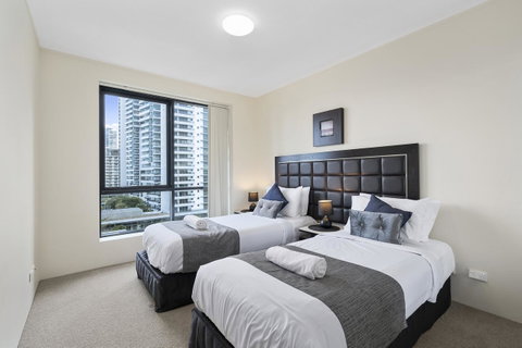 Broadbeach On The Park, 3 Bed Ocean - We Accommodate - New South Wales Tourism  8