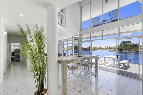 Havana Blue - Large 4 Bedroom Family Home - New South Wales Tourism  9
