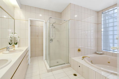 Havana Blue - Large 4 Bedroom Family Home - New South Wales Tourism  14