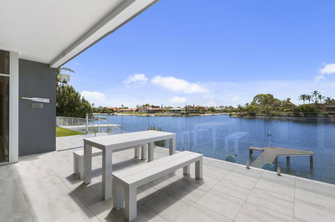 Havana Blue - Large 4 Bedroom Family Home - New South Wales Tourism  1