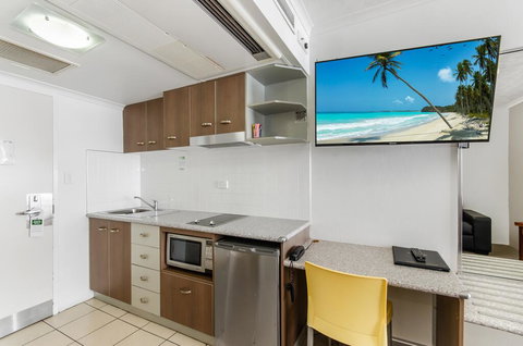 Waters Edge The Strand - New South Wales Tourism  3