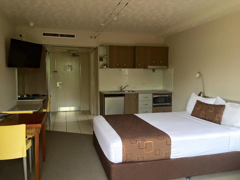 Waters Edge The Strand - New South Wales Tourism  1