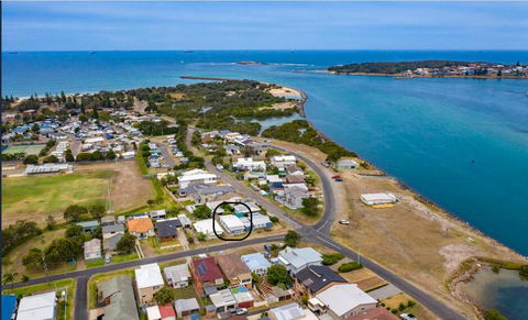 Waterside Retreat - New South Wales Tourism  3