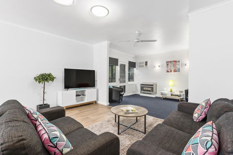 Wattle Grove Villa - New South Wales Tourism  3
