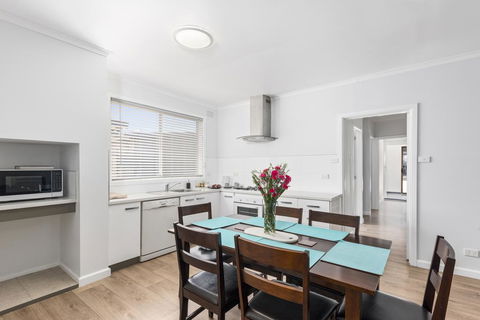 Wattle Grove Villa - New South Wales Tourism  0