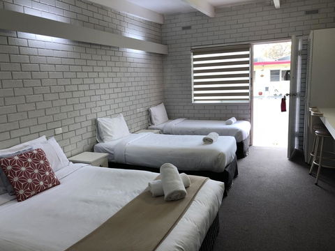 Wattle Motel - New South Wales Tourism  3