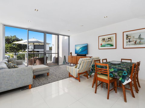 WAVES ON KAMALA 13 - New South Wales Tourism  3