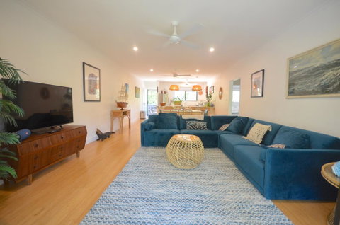 Wayfarer Apartment, In The Heart Of Port Douglas - New South Wales Tourism  0