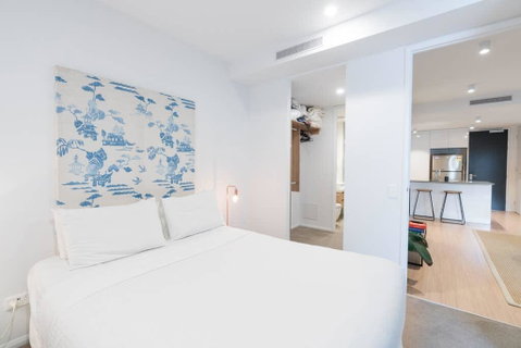 West End Executive Suite, On The Brisbane River. - New South Wales Tourism  0