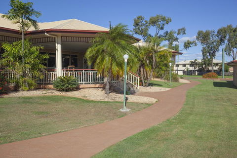 Western Heritage Motor Inn - New South Wales Tourism  1