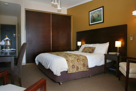 Whale Inn & Restaurant - New South Wales Tourism  2