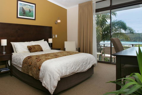 Whale Inn & Restaurant - New South Wales Tourism  1
