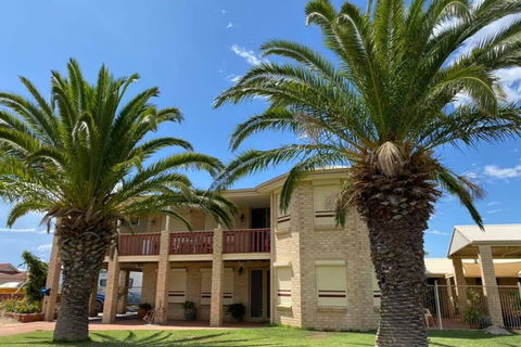 Whispering Palms - New South Wales Tourism  0