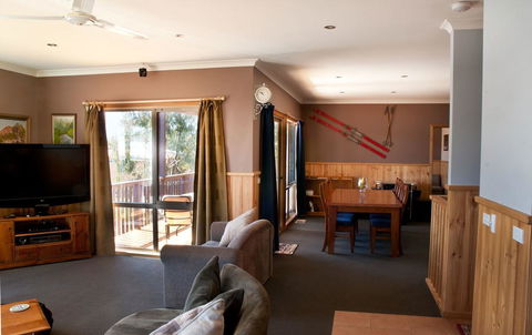 Whistler - New South Wales Tourism  0