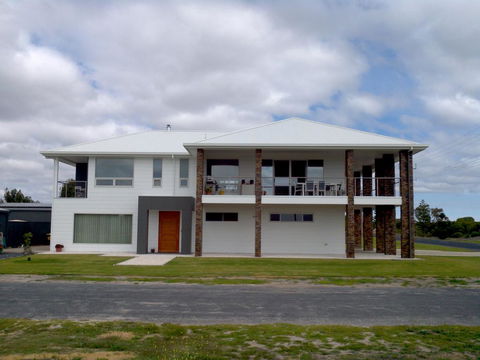 White Caps B&B Apartment - New South Wales Tourism  1