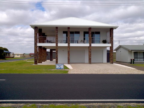 White Caps B&B Apartment - New South Wales Tourism  0