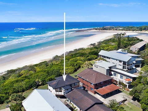 White Waves On The Beach - New South Wales Tourism  2