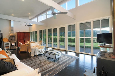 Willabrook Retreat - Mojo Cottage - Romantic Escape! - New South Wales Tourism  2